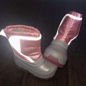 Toddler girls size 7/8 snow boots